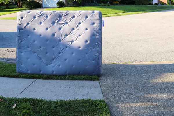 Mattress Removal Service in Menomonee Falls